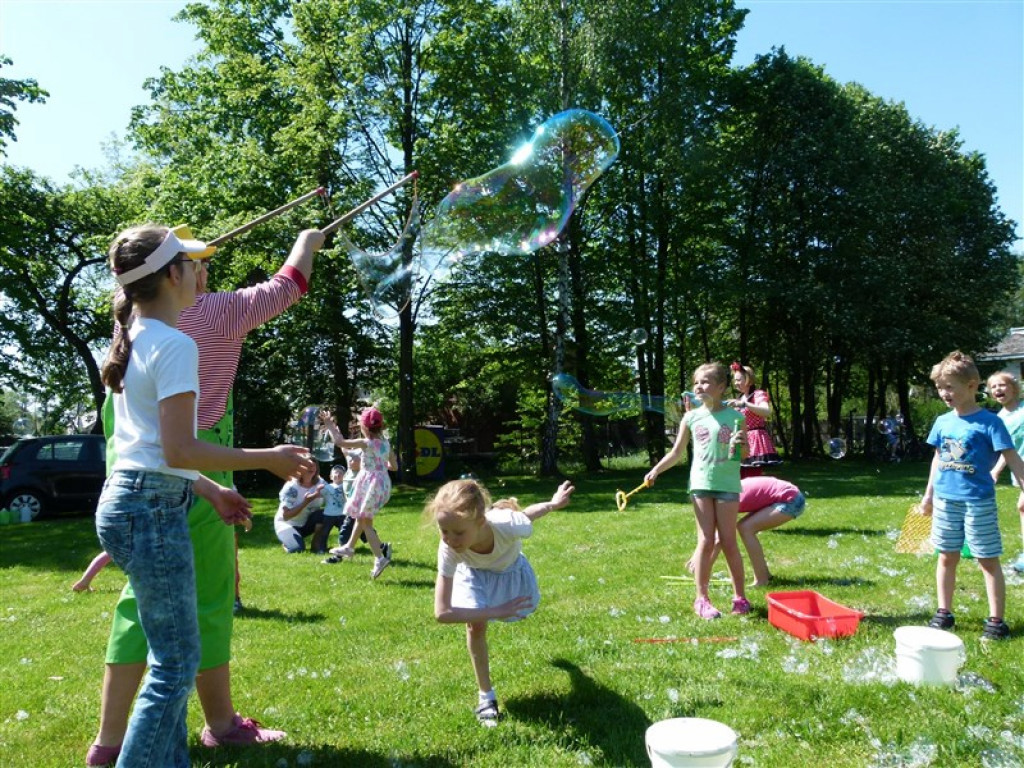 Udana Zabawa na Pikniku Rodzinnym w Dobrej