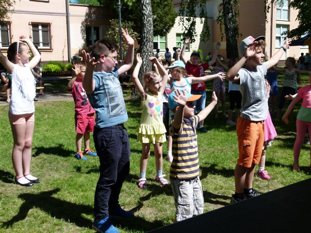 Udana Zabawa na Pikniku Rodzinnym w Dobrej
