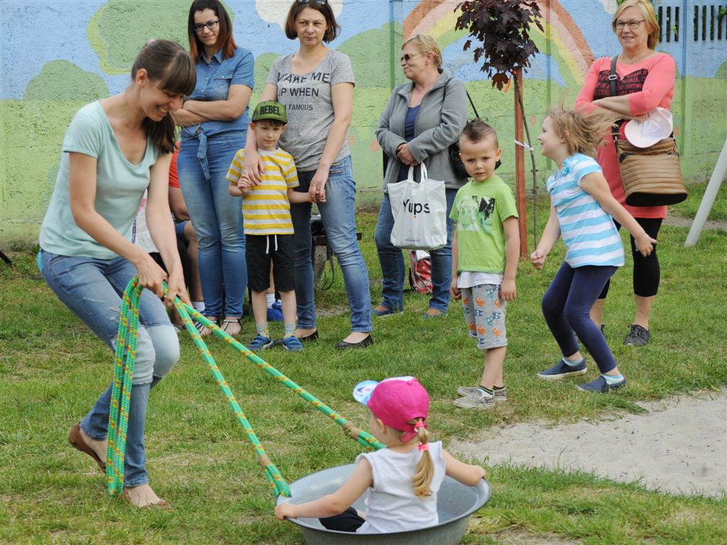 Kolorowo i wesoło na festynie na Noakowskiego