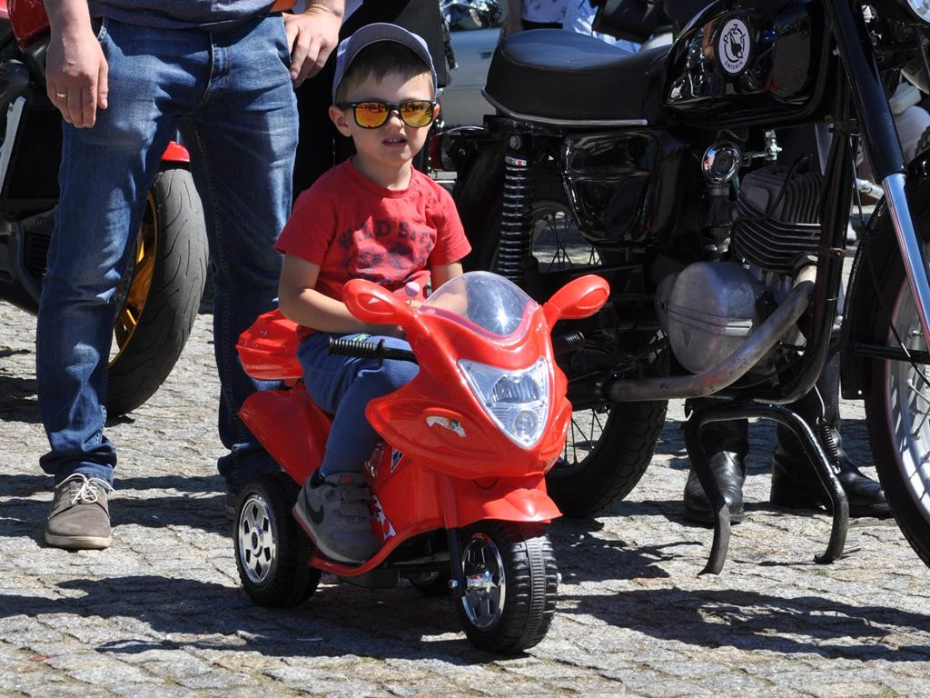 Blisko 500 motocykli parkowało na Nowym Rynku