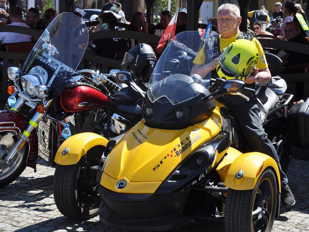 Blisko 500 motocykli parkowało na Nowym Rynku