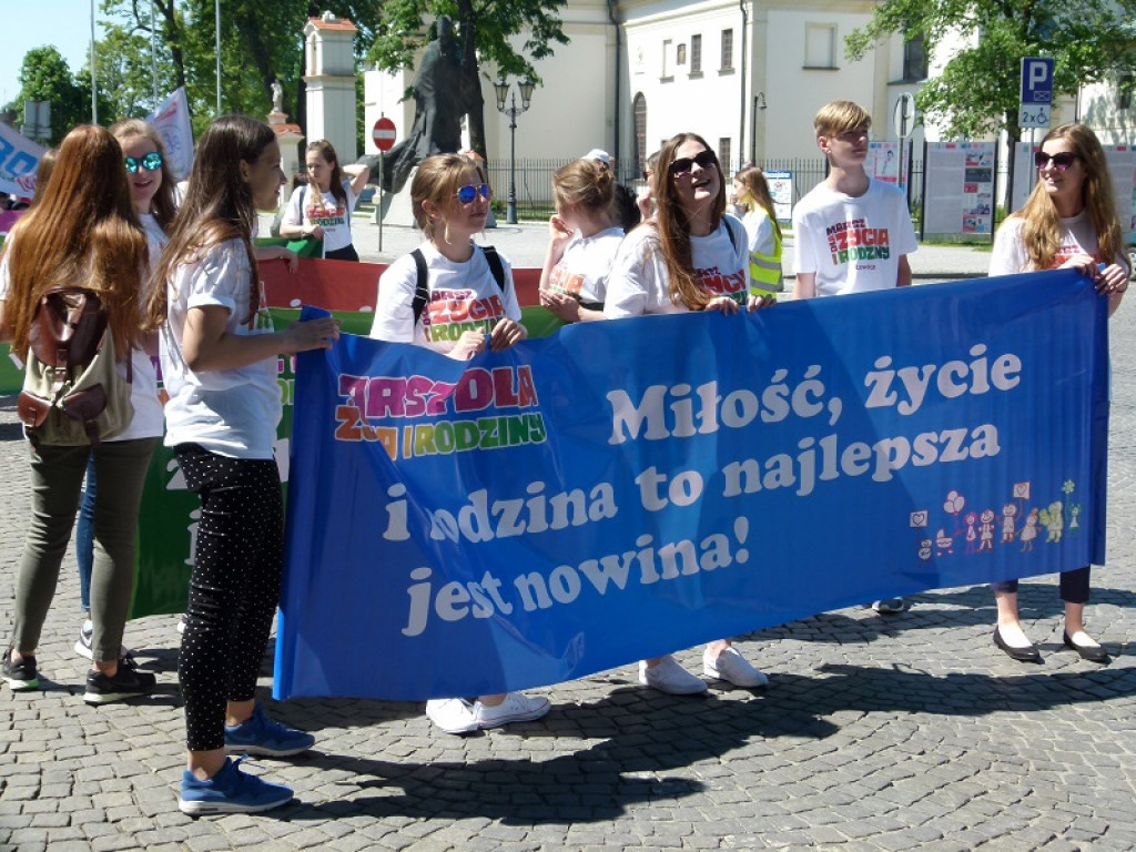Marsz dla Życia i Rodziny przeszedł ulicami Łowicza