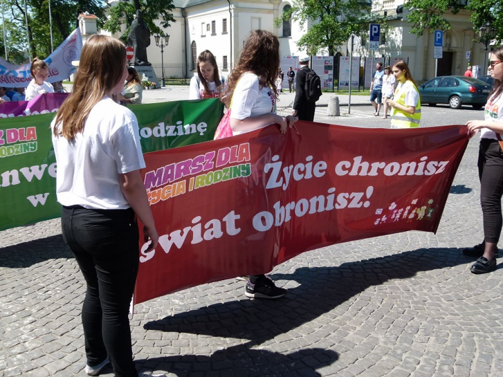Marsz dla Życia i Rodziny przeszedł ulicami Łowicza