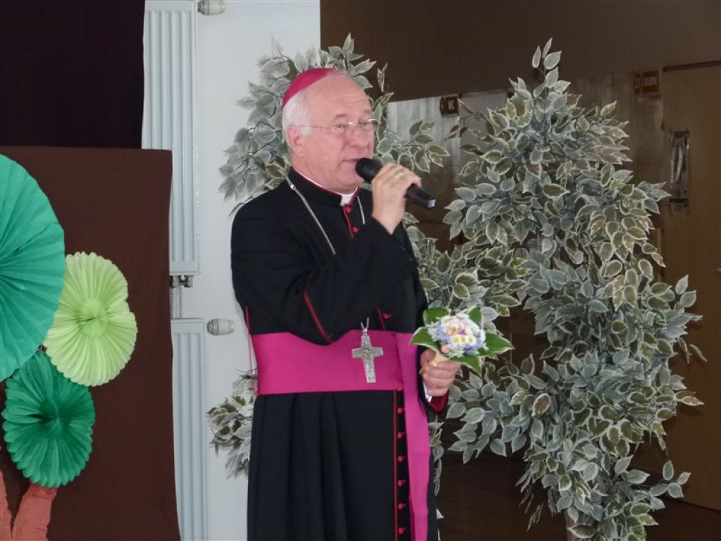Parafia św. Barbary w Głownie gości biskupa Dziubę