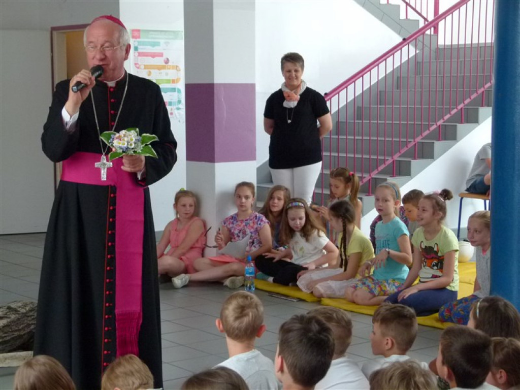 Parafia św. Barbary w Głownie gości biskupa Dziubę