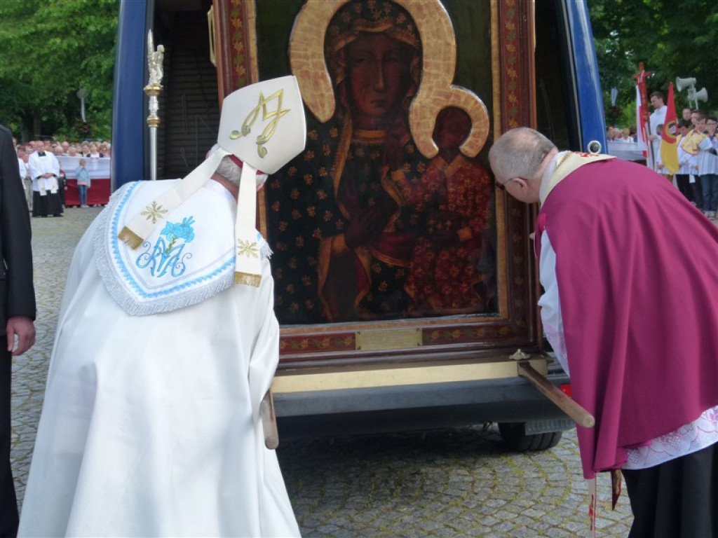 Obraz M. B. Częstochowskiej nawiedza parafię św. Jakuba
