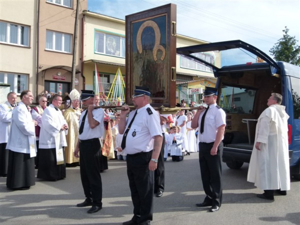 Parafie Osiny i Dmosin przywitały Obraz Nawiedzenia (zdjęcia)