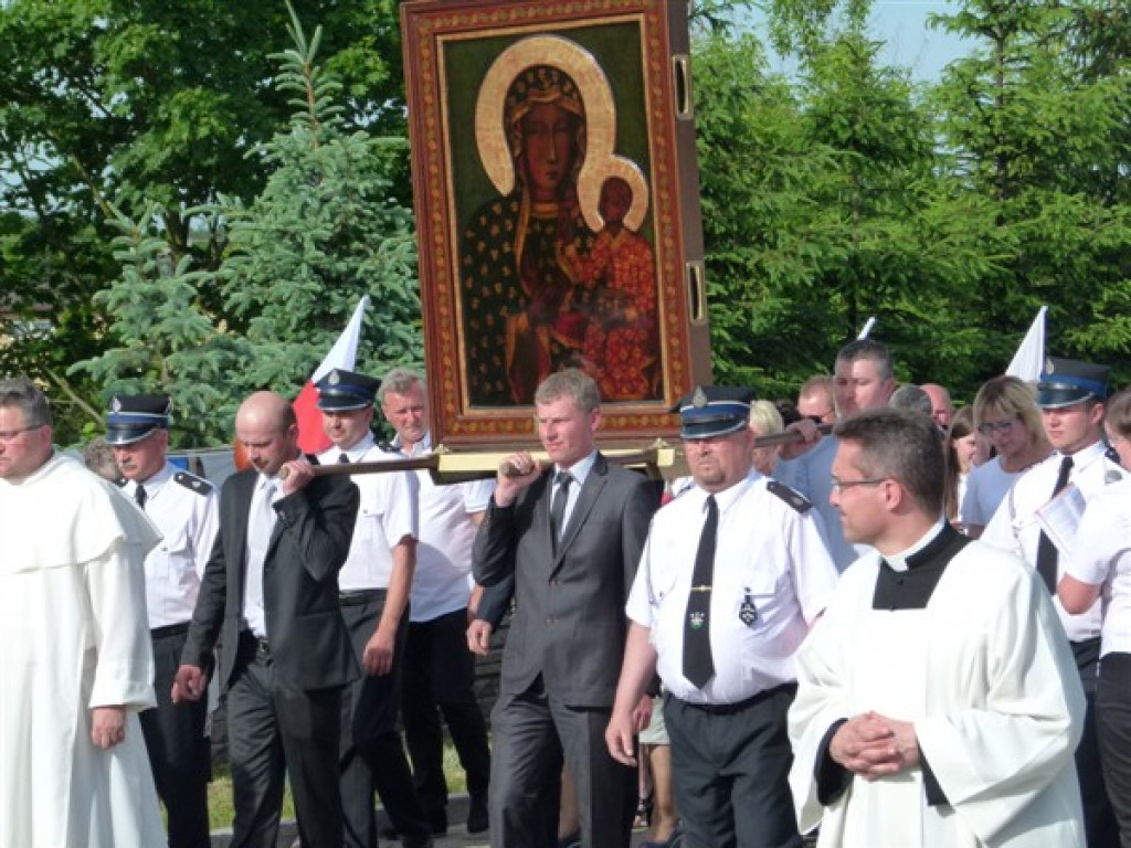 Parafie Osiny i Dmosin przywitały Obraz Nawiedzenia (zdjęcia)