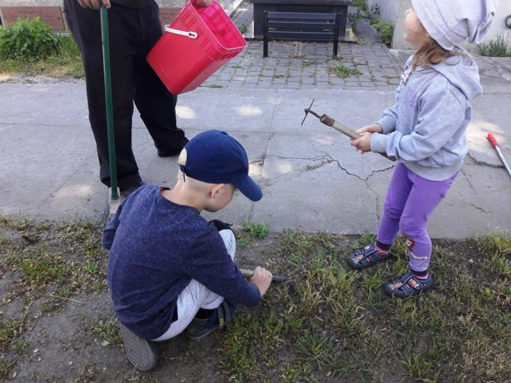 Dziesiątacy pracowali na cmentarzu katedralnym