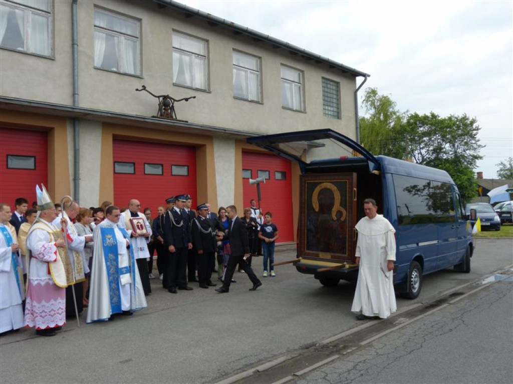Królowa Polski powitana w Zdunach