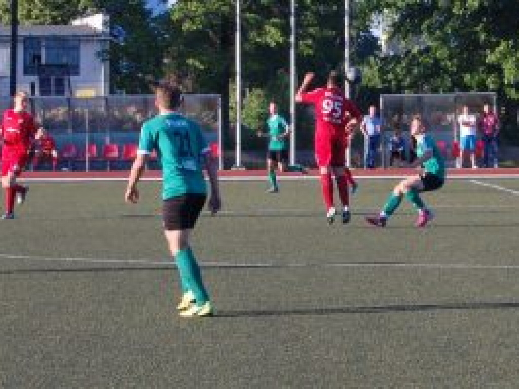 Sukces Pelikana-2003 w meczu z Widzewem
