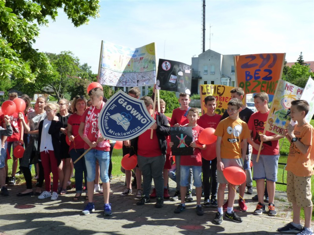 Młodzież przeciwko używkom i przemocy