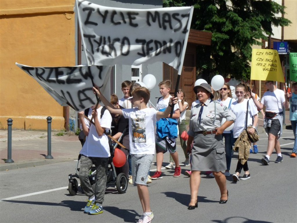 Młodzież przeciwko używkom i przemocy