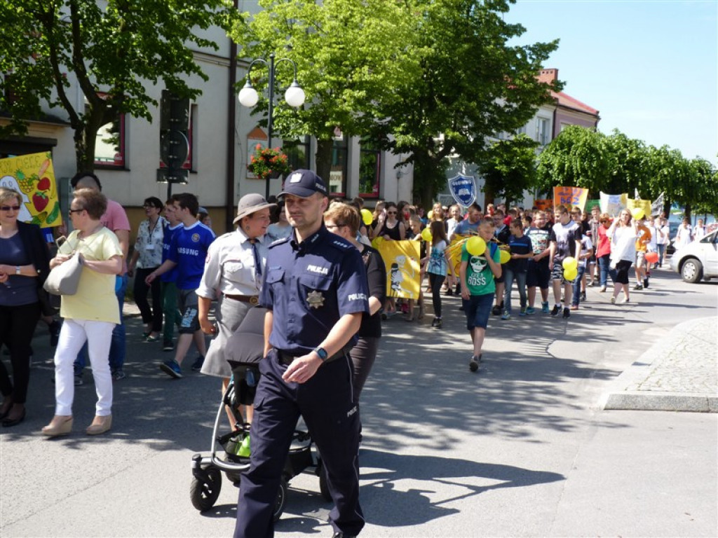 Młodzież przeciwko używkom i przemocy