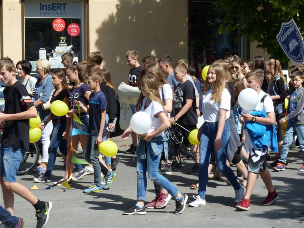 Młodzież przeciwko używkom i przemocy