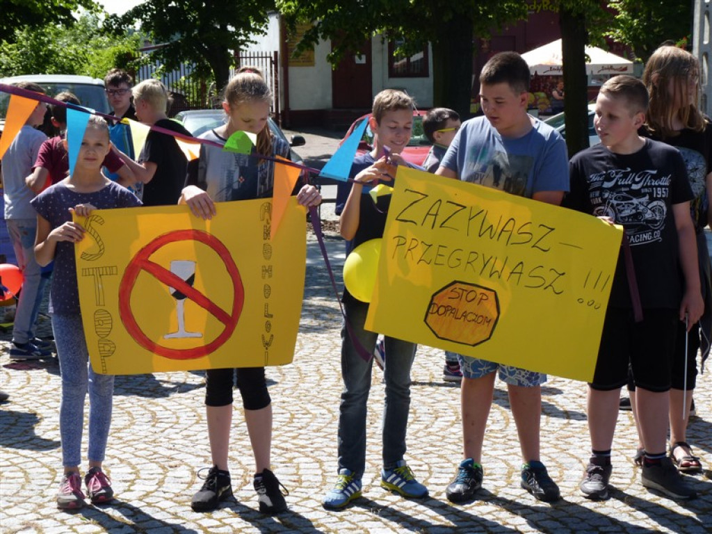 Młodzież przeciwko używkom i przemocy
