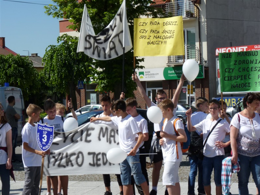 Młodzież przeciwko używkom i przemocy