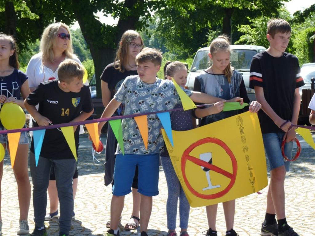 Młodzież przeciwko używkom i przemocy