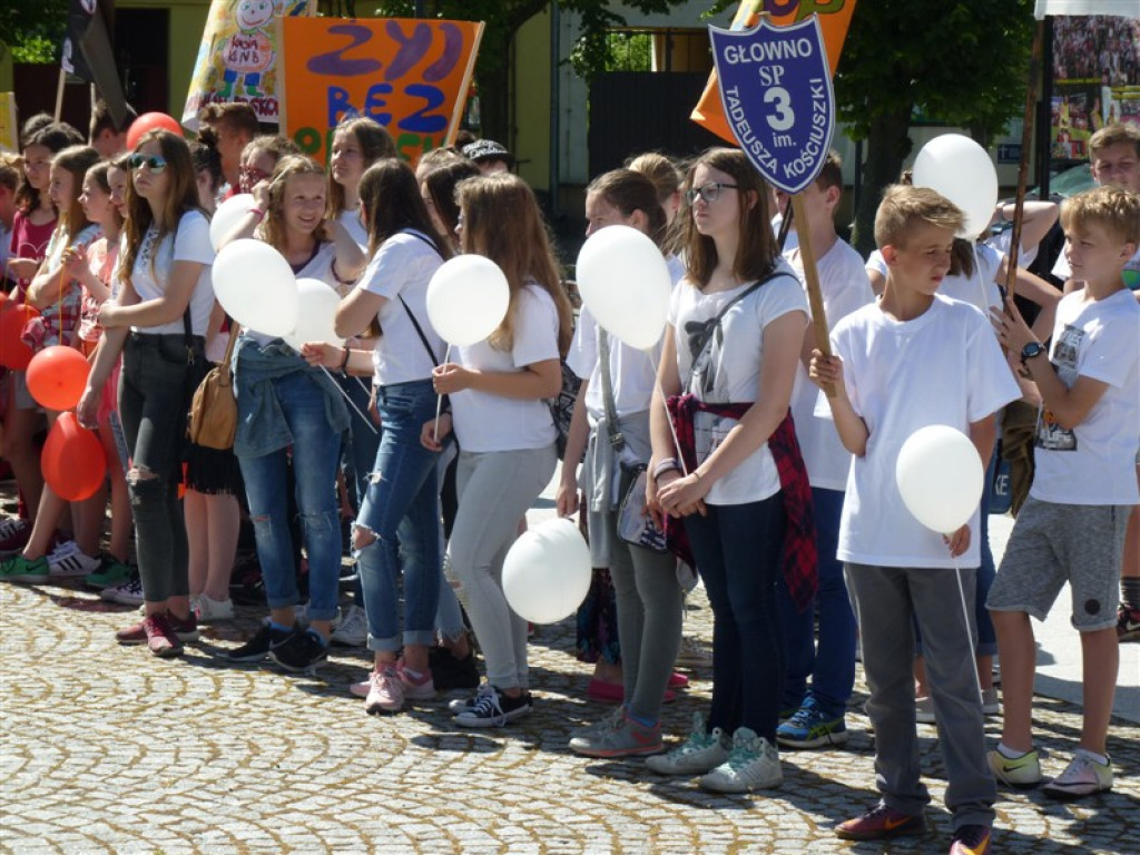 Młodzież przeciwko używkom i przemocy
