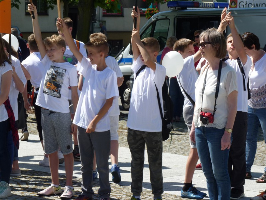 Młodzież przeciwko używkom i przemocy