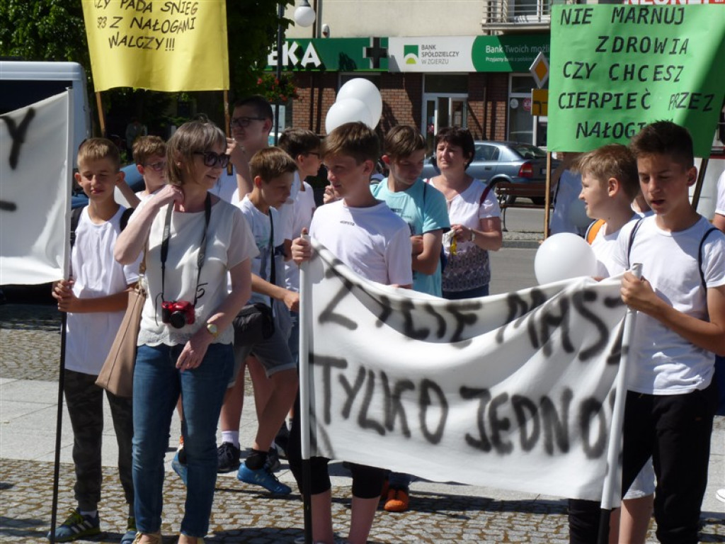 Młodzież przeciwko używkom i przemocy