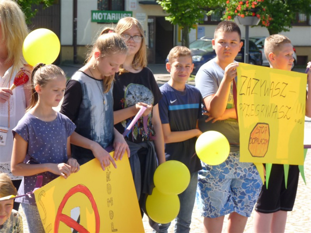 Młodzież przeciwko używkom i przemocy