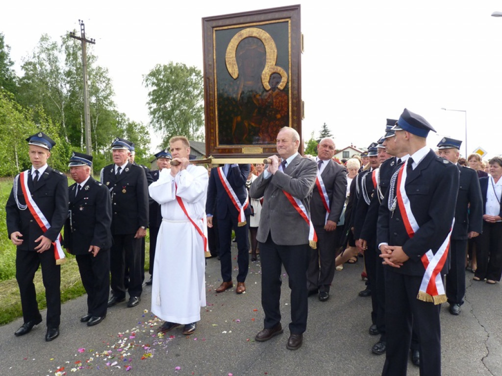 Matka Boża dotarła do parafii w Bobrownikach