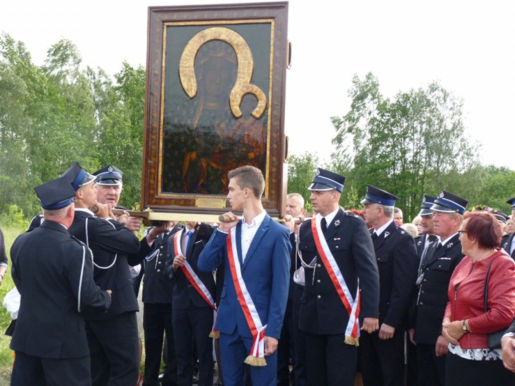 Matka Boża dotarła do parafii w Bobrownikach