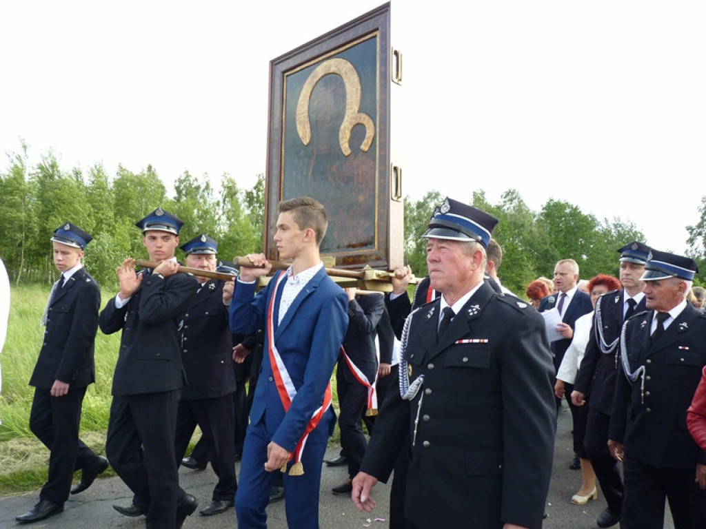 Matka Boża dotarła do parafii w Bobrownikach