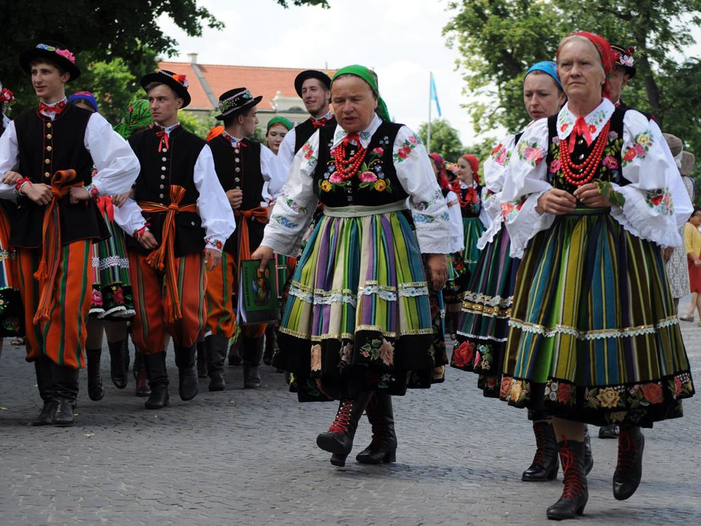 Boże Ciało w Łowiczu - Parada Pasiaków i 