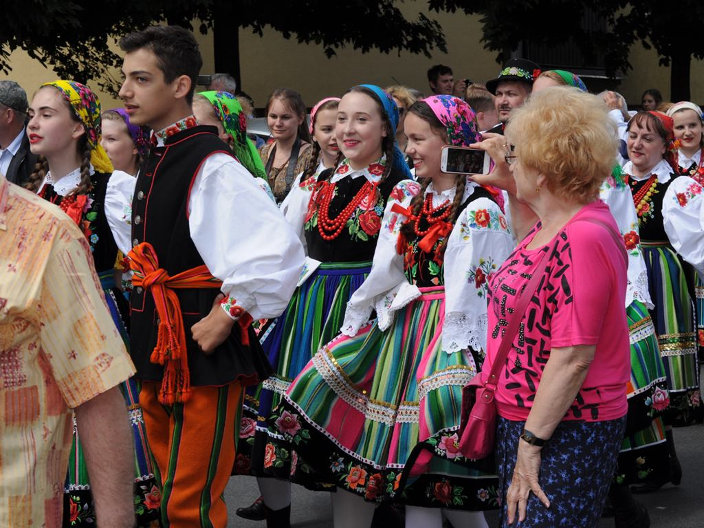 Boże Ciało w Łowiczu - Parada Pasiaków i 
