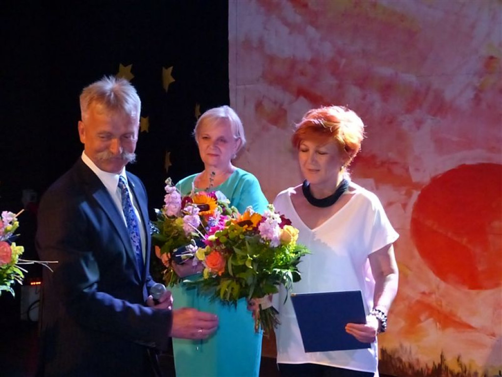 Najlepsi uczniowie nagrodzeni przez burmistrza Łowicza