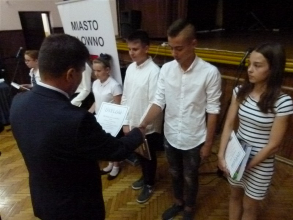 Najlepsi uczniowie nagrodzeni
