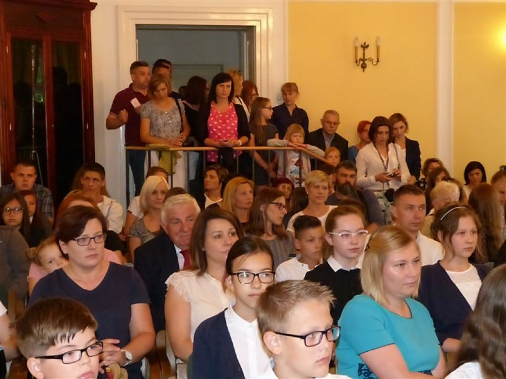 Najlepsi uczniowie nagrodzeni stypendiami