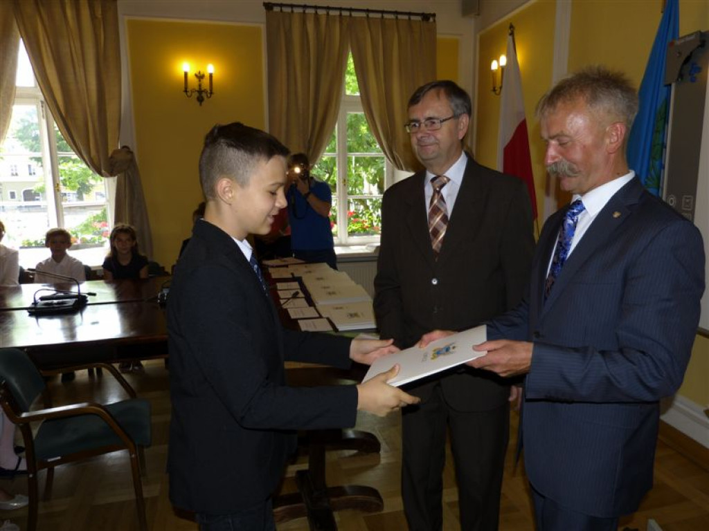 Najlepsi uczniowie nagrodzeni stypendiami