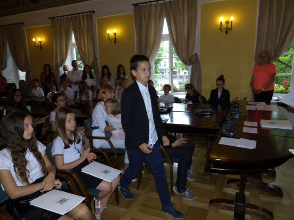 Najlepsi uczniowie nagrodzeni stypendiami