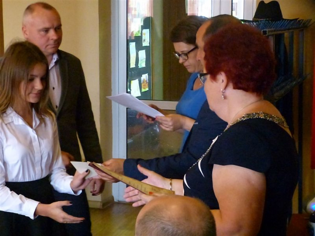 Gmina Łyszkowice nagrodziła najlepszych uczniów