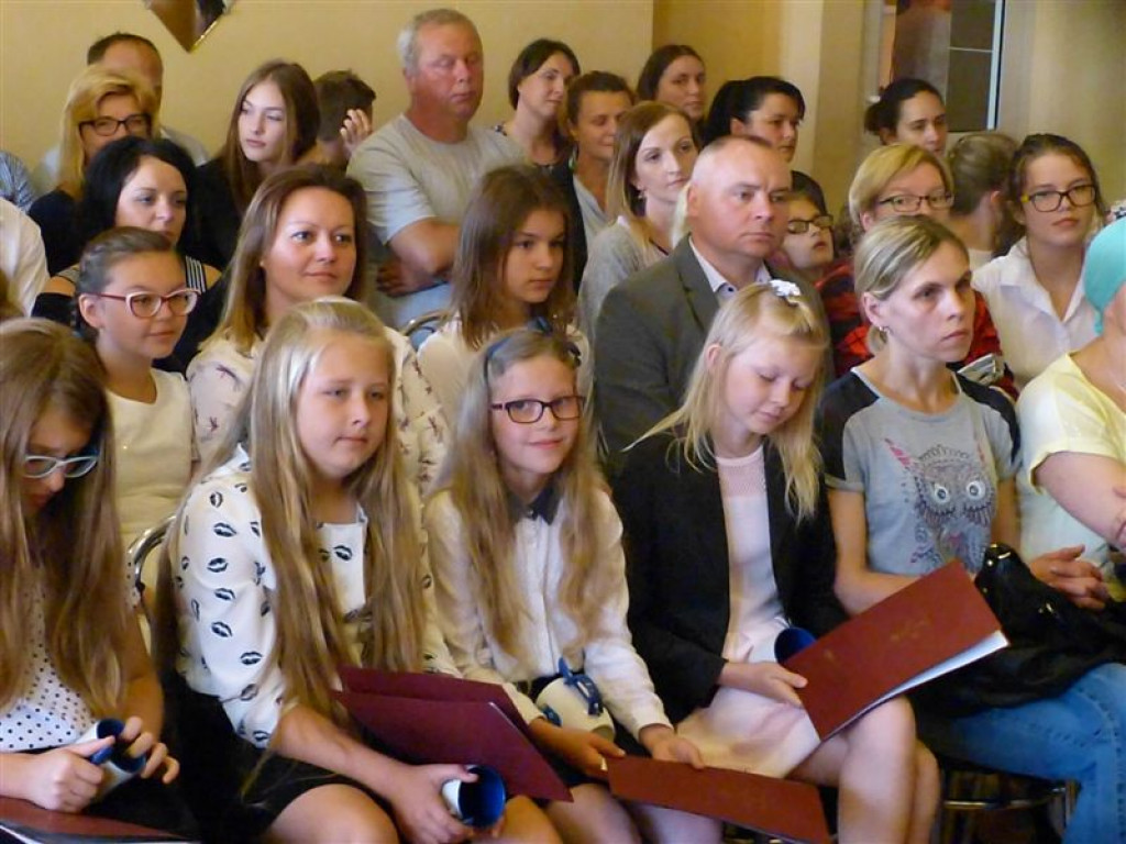 Gmina Łyszkowice nagrodziła najlepszych uczniów