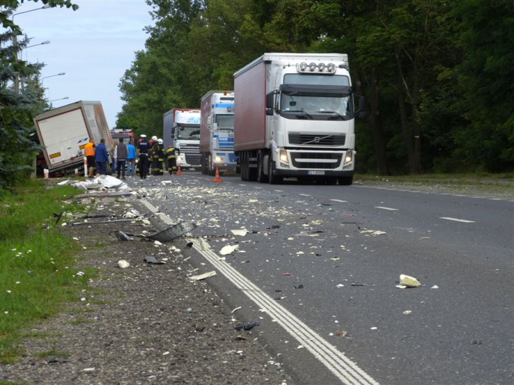 Dwie ciężarówki zderzyły się w Bełchowie