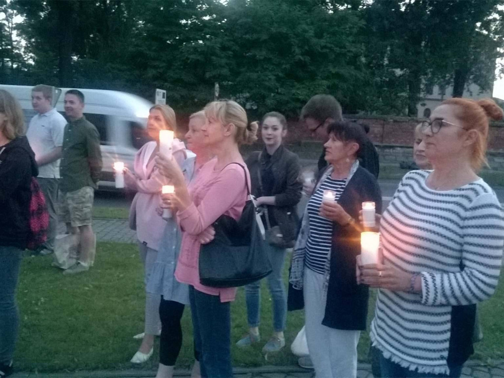 Pikieta przez sądem w Łowiczu