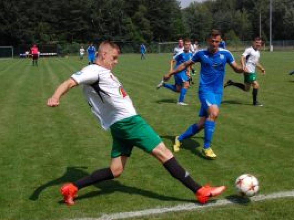 Pelikan zdystansował rywala