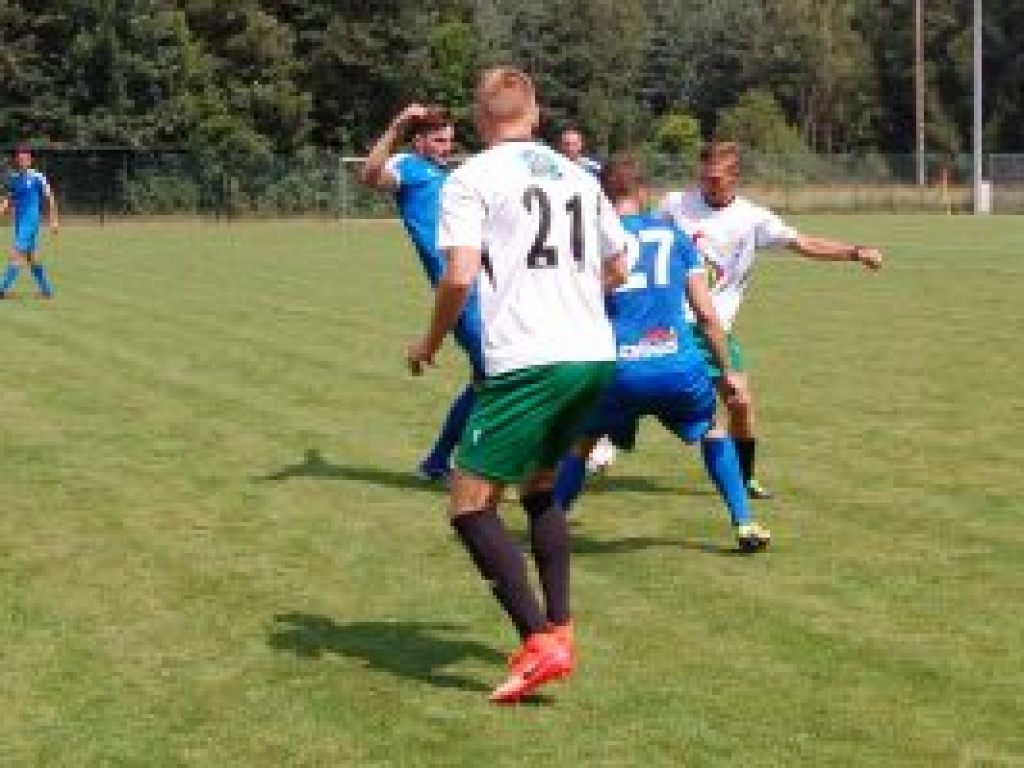 Pelikan zdystansował rywala