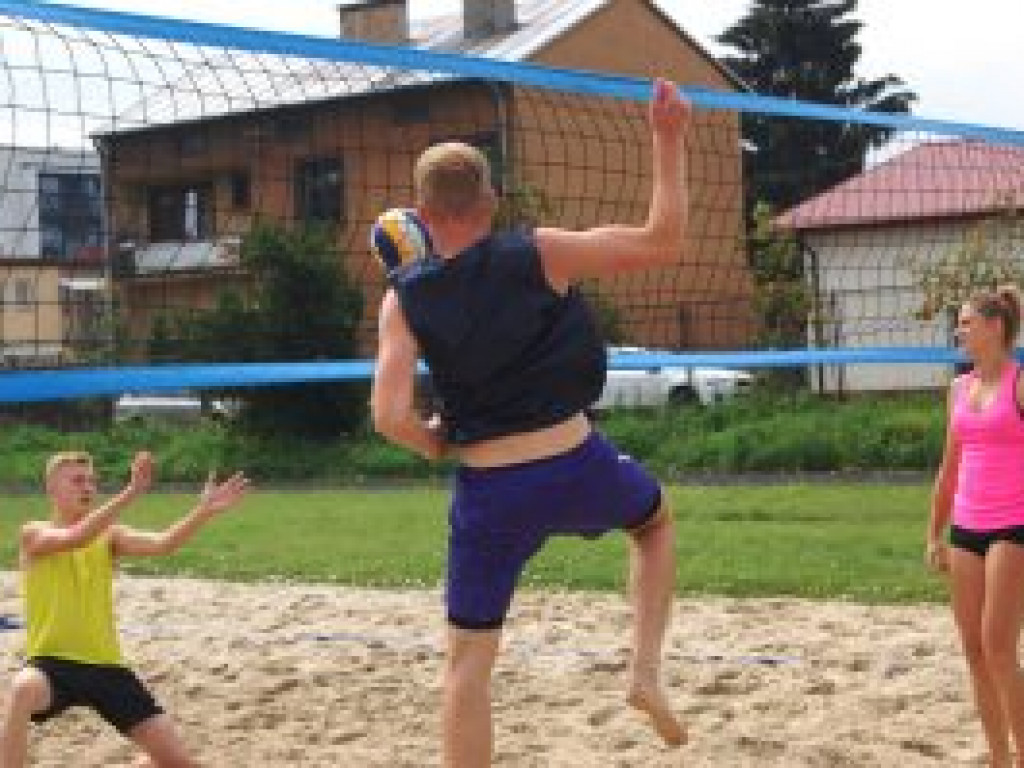 W siatkówce plażowej mikstów najlepsi skierniewiczanie