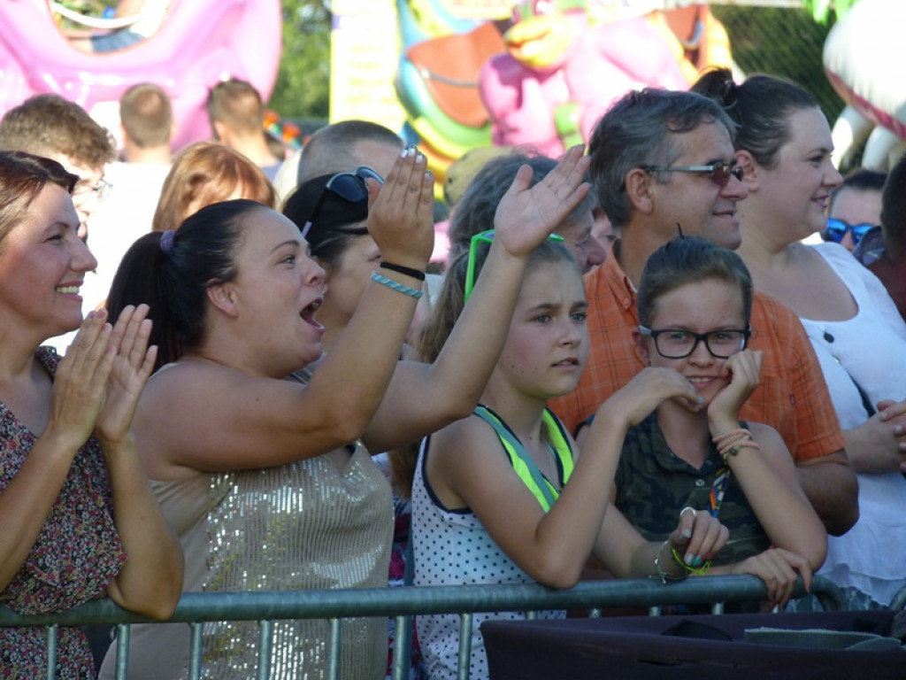 Trwa piknik disco-polo w Lwówku