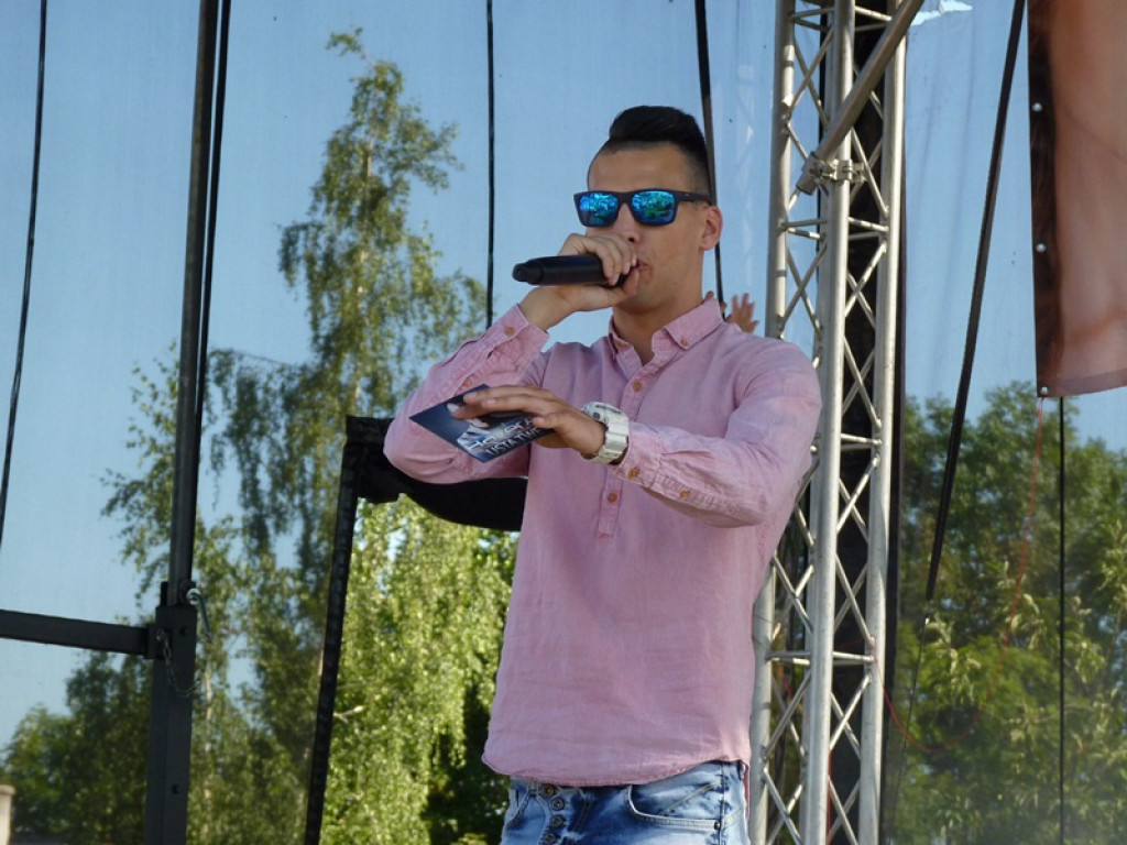 Trwa piknik disco-polo w Lwówku