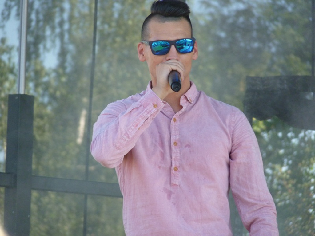 Trwa piknik disco-polo w Lwówku