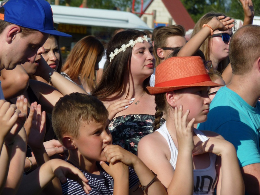 Trwa piknik disco-polo w Lwówku