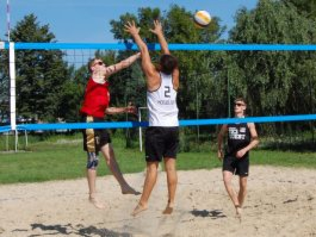 Turniej plażówki przy pełnym komplecie drużyn