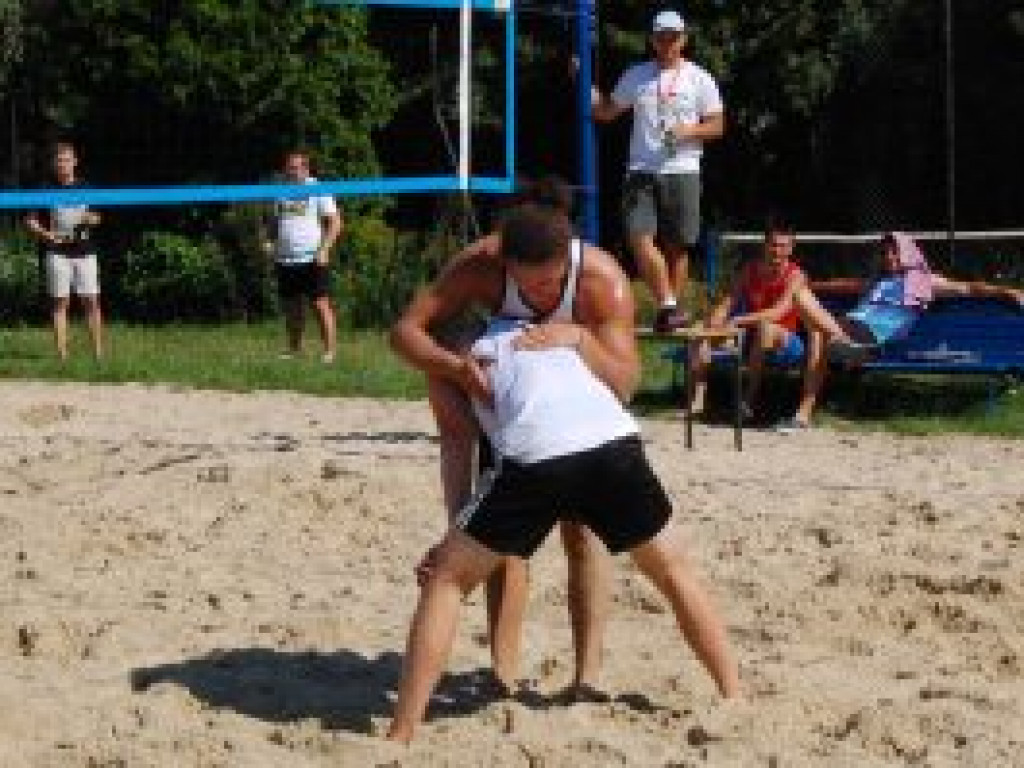 Turniej plażówki przy pełnym komplecie drużyn