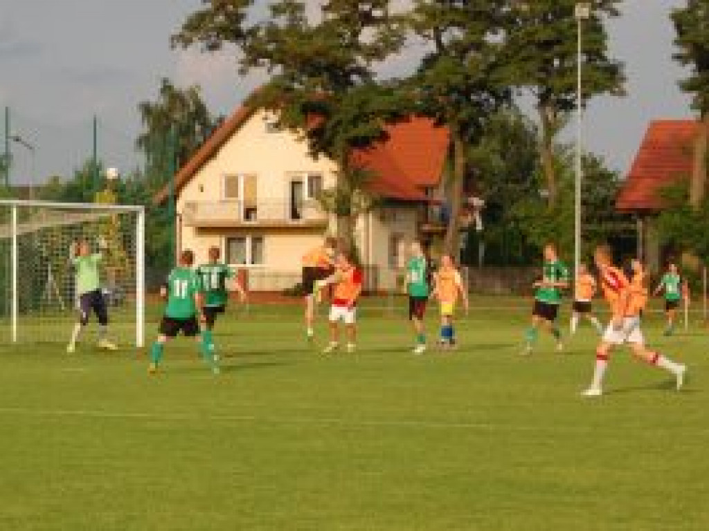 W wyjazdowym sparingu Pelikan II górą